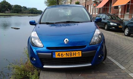 Une clio dans le canal ?