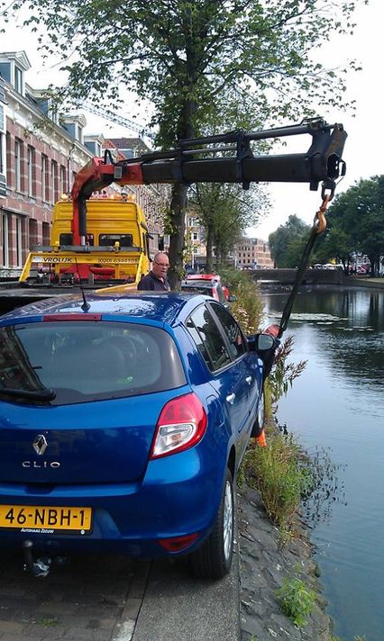 Une clio sauvée du canal ?
