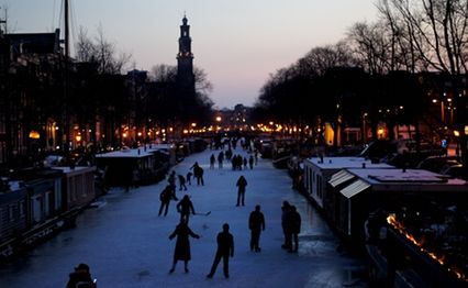 Joueurs de hockey sur glace sur le Prinsengracht