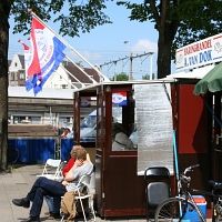 food truck avec drapeaux