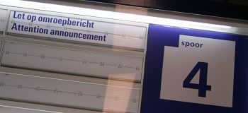 Panneau demandant d'écouter les messages