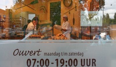 Ambachtelijke franse bakker vitrine ouvert maadag vrijdag 7:00 → 19:00