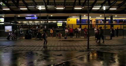 Attente à la gare d'Apeldoorn