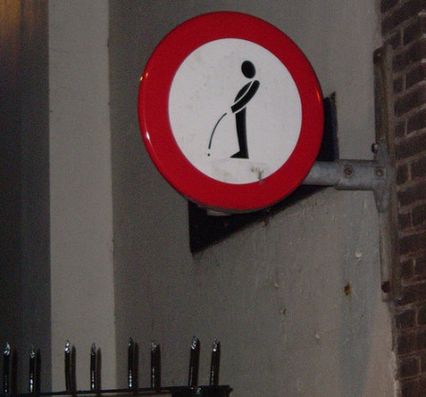 Ne pas pisser dans la rue