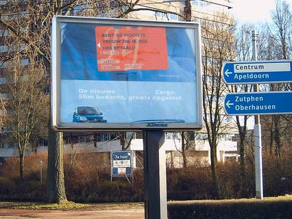 affiche 4×3 avec une renault Modus près de panneaux routiers Apeldoorn, Zutphen, Oberhausen