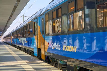 train Go Volta en livrée bleue à quai