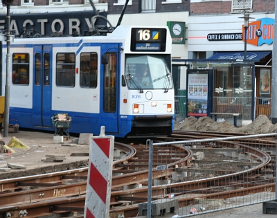 Travaux sur Ferdinand Bolstraat avec tram 16
